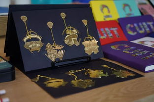 青橙快訊 我校文創(chuàng)產(chǎn)品亮相第六屆成都創(chuàng)意設(shè)計(jì)周，文藝創(chuàng)作展風(fēng)采